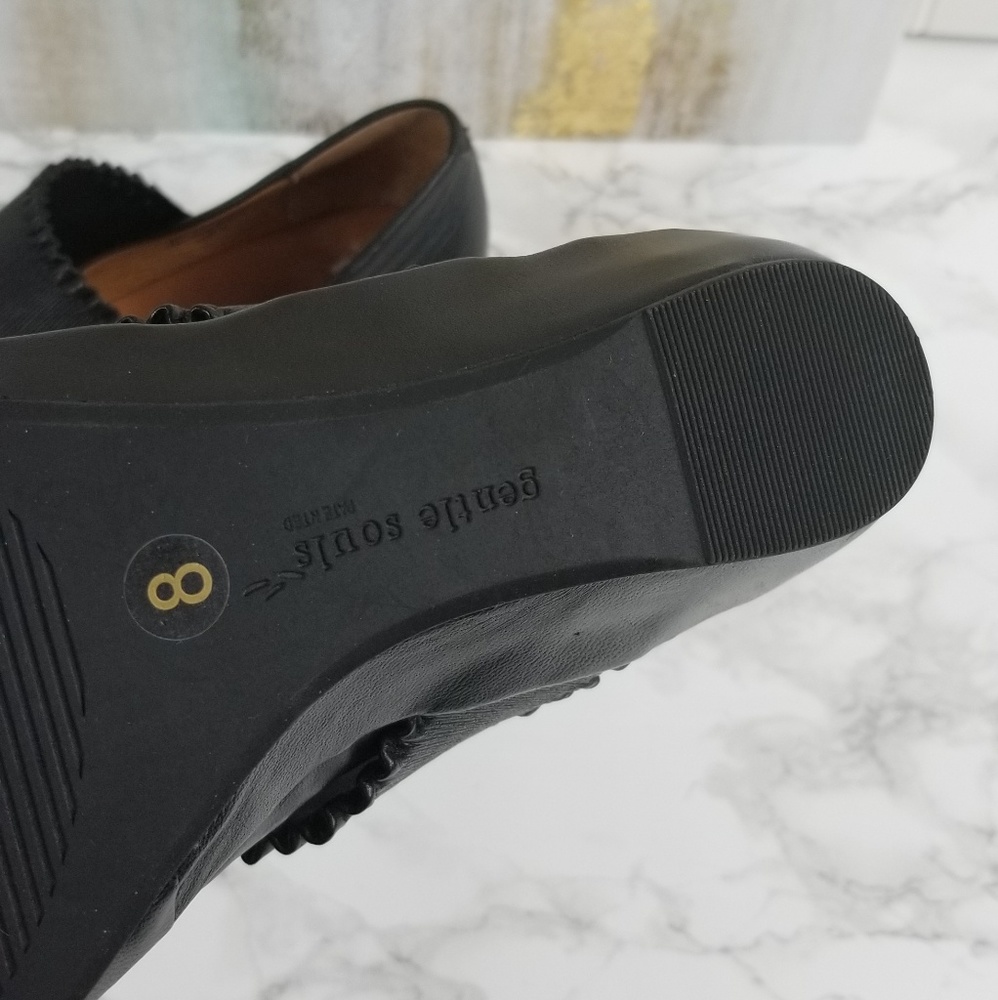 Gentle Souls Leather Low Wedge Elastic Strap Flat - Picture 3 of 3
